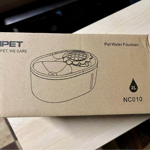 White Grey 2L/ 67oz Automatic Pet Water Fountain with Quiet Pump - Picture 7 of 11